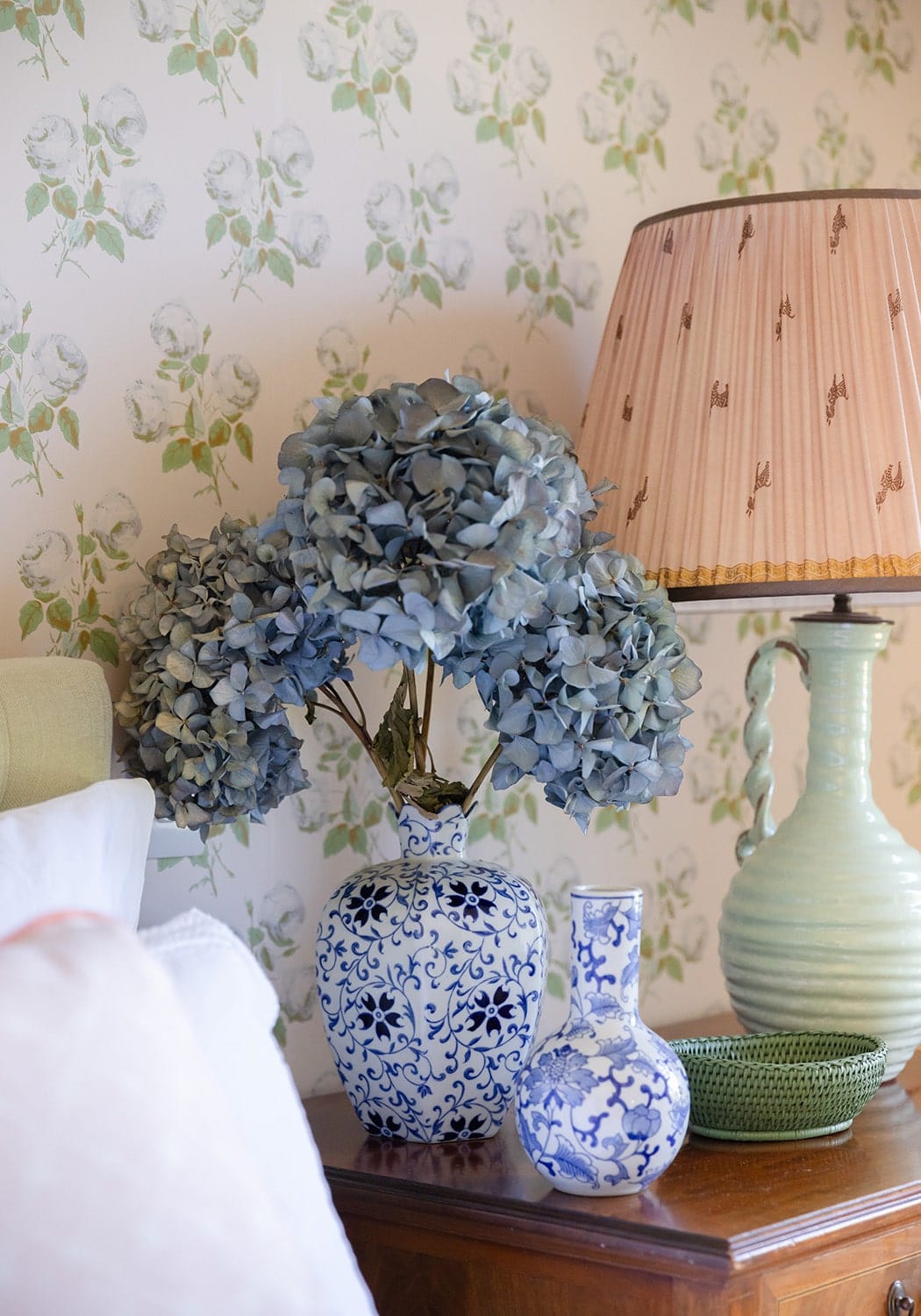 Casa by Josephine Jenno Alice porcelain blossom vase with Chinese-inspired rounded design in Delft Blue ceramic.