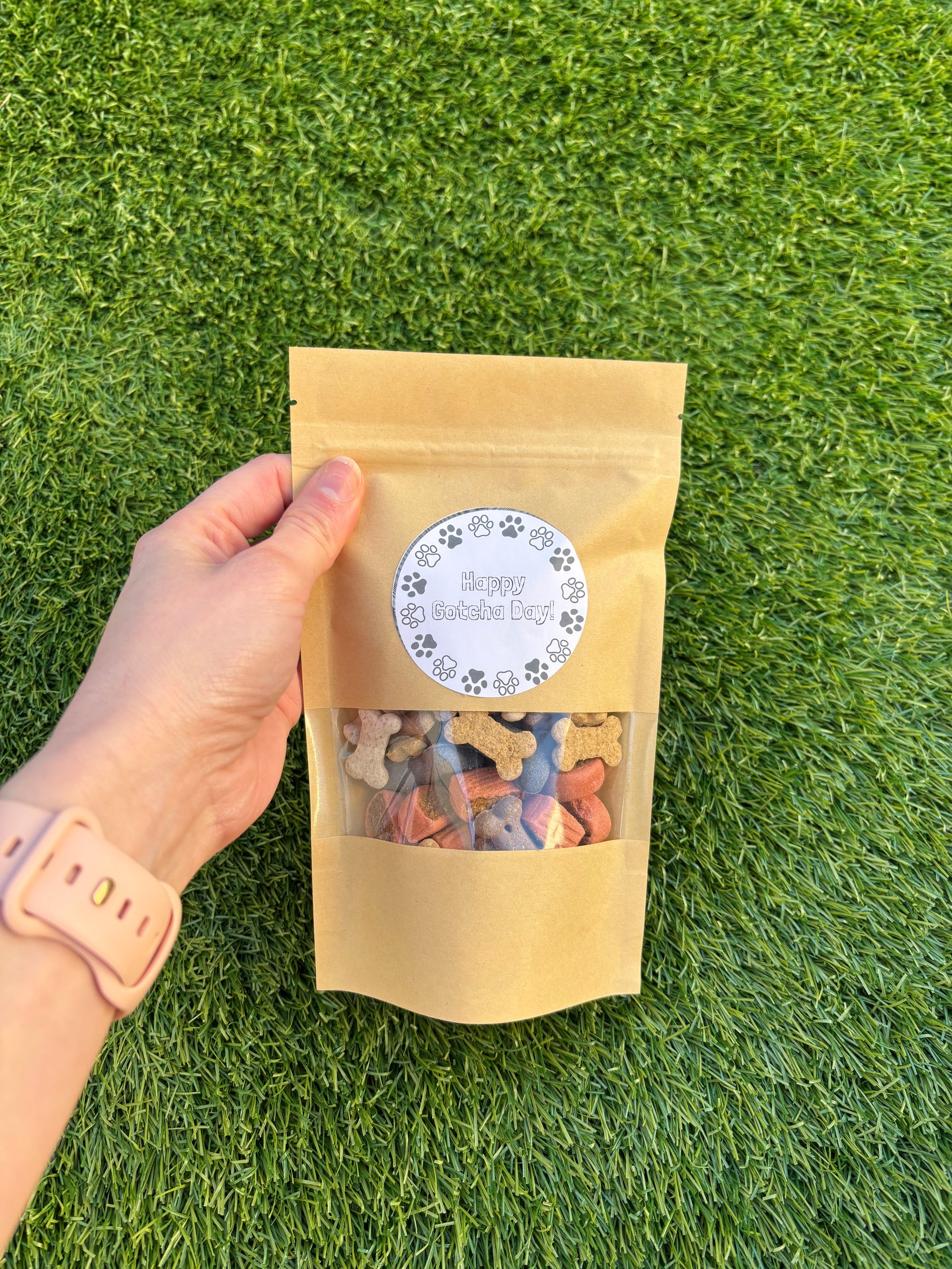 The Bonnie Hound Happy Barkday Treat Pick n Mix chocolate treats for dogs, 150g, assorted chocolate-flavored dog treats in a colorful package.