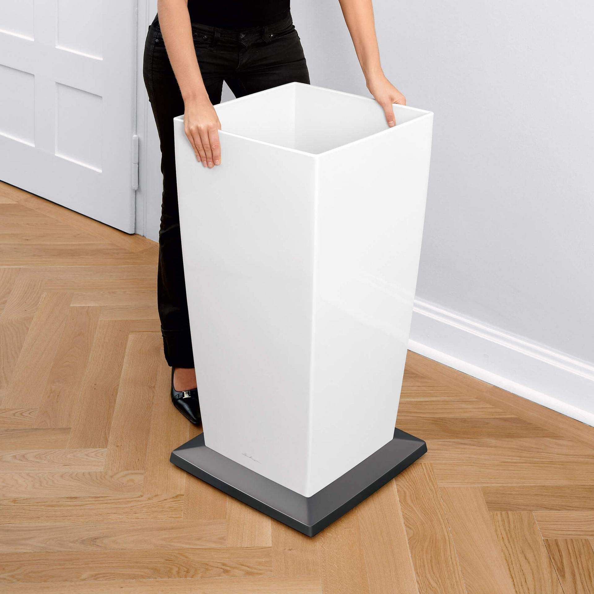 Charcoal Lechuza CUBICO 30 self-watering flower pot with sleek modern design, ideal for indoor and outdoor plants.