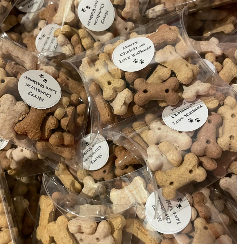 Dog Bonnie Hound chocolate and biscuit treats in pick-and-mix thank you boxes, perfect for dog treats and gifts.