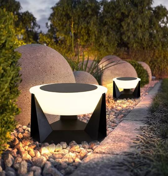 Remote-Controlled LED Solar Column Light — Waterproof Cylindrical Outdoor Lamp for Garden, Gate Posts, and Entryways (Dimmable)