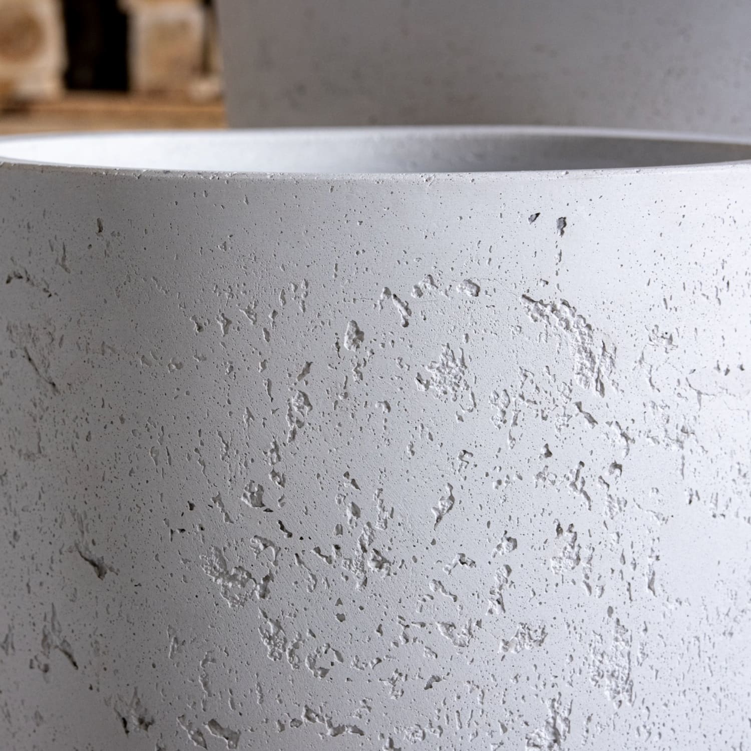 White Mist Vessara concrete tall planter by Jōbū Home, 100cm XXL vase for large plants or indoor greenery.